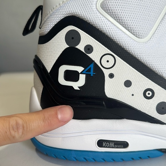 Q4 Bright White Basketball Shoes - Picture 8 of 11